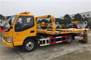 鲅鱼圈哪里有拖车服务