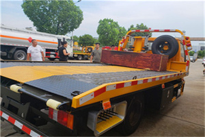 鲅鱼圈附近拖车电话号码服务